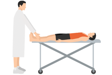 Medico che esegue il Test dei Rotatori dell'Anca